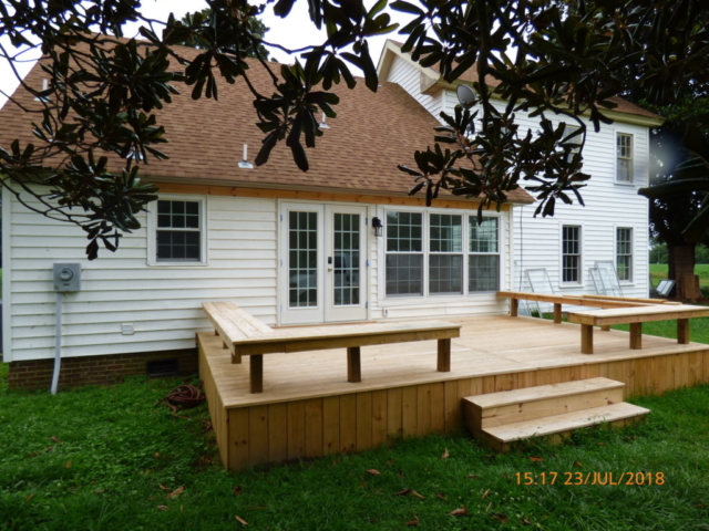 Deck with Built-in Benches Completed