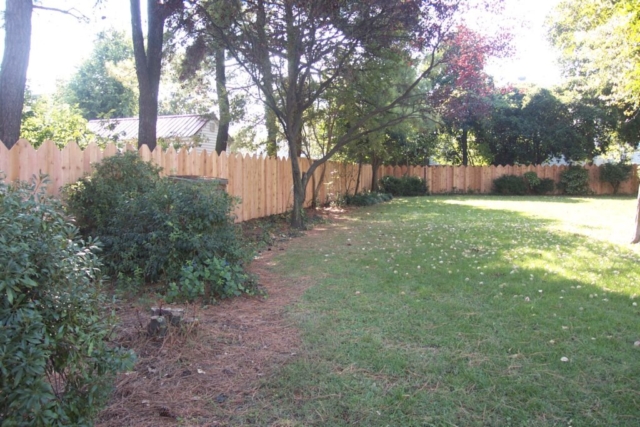 Cedar Privacy Fence with Scalloped Top